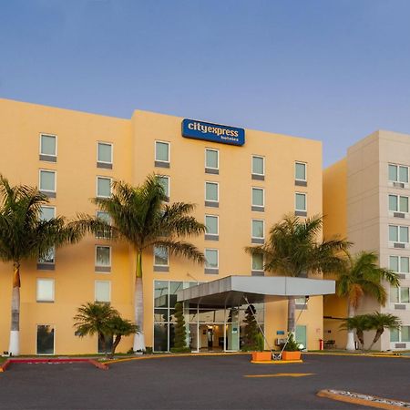 City Express By Marriott Celaya Parque Экстерьер фото