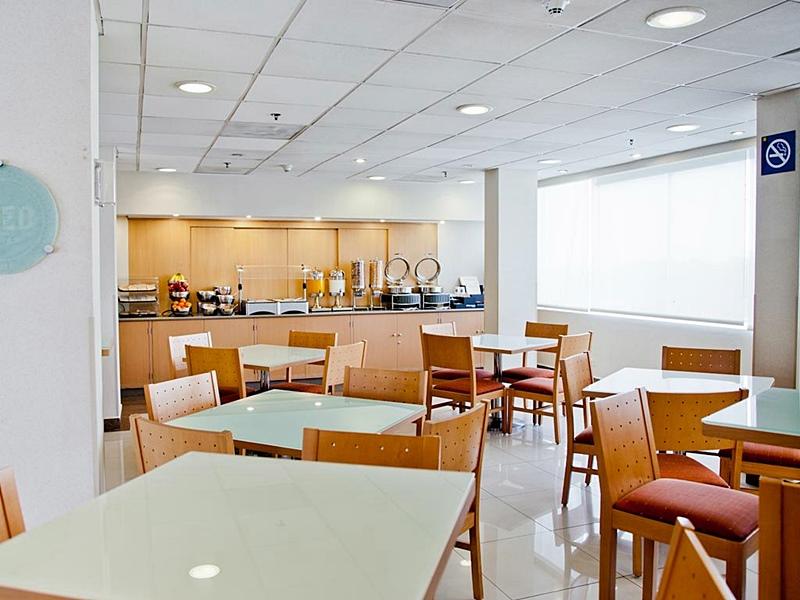 City Express By Marriott Celaya Parque Экстерьер фото