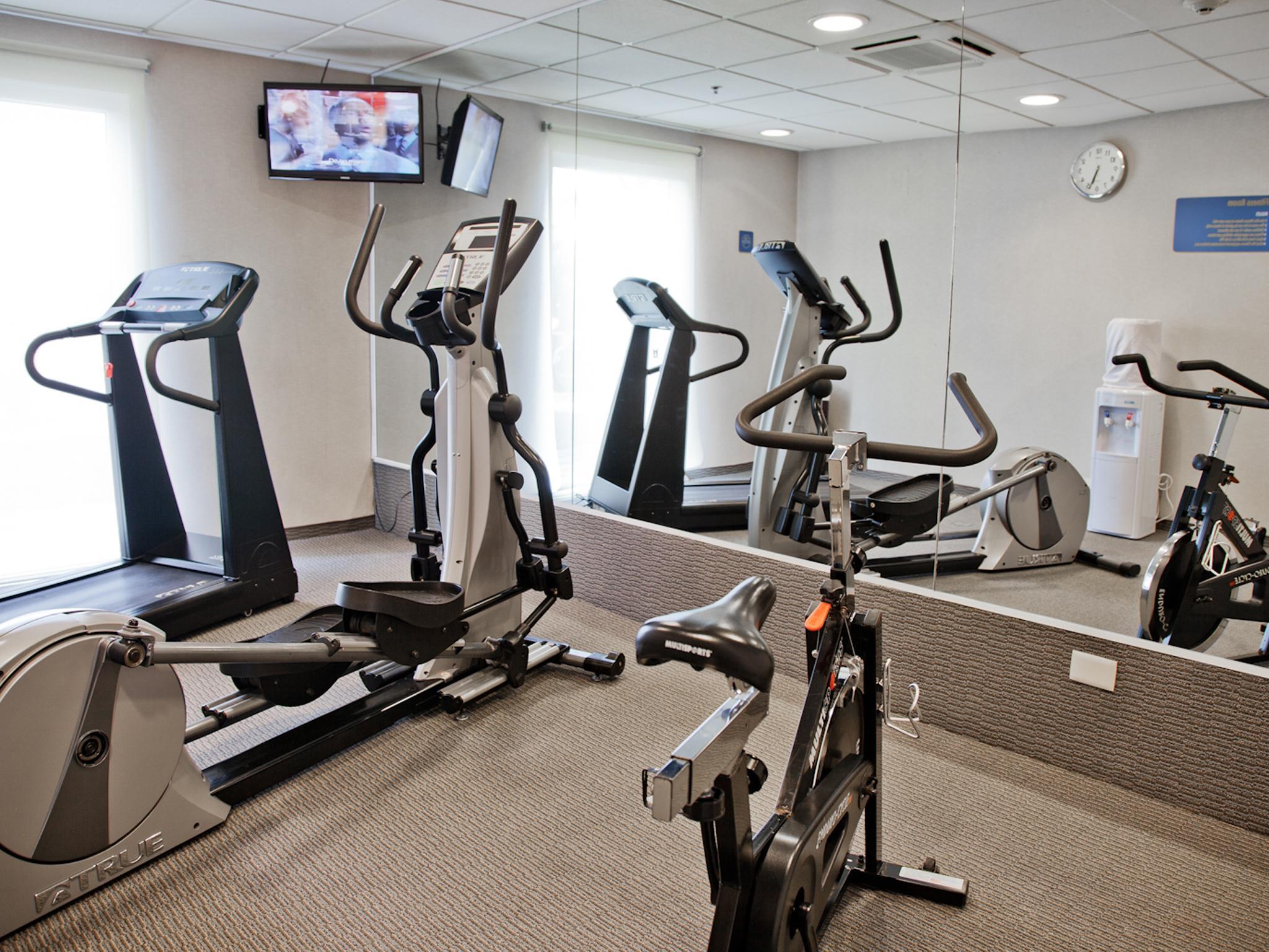 City Express By Marriott Celaya Parque Экстерьер фото