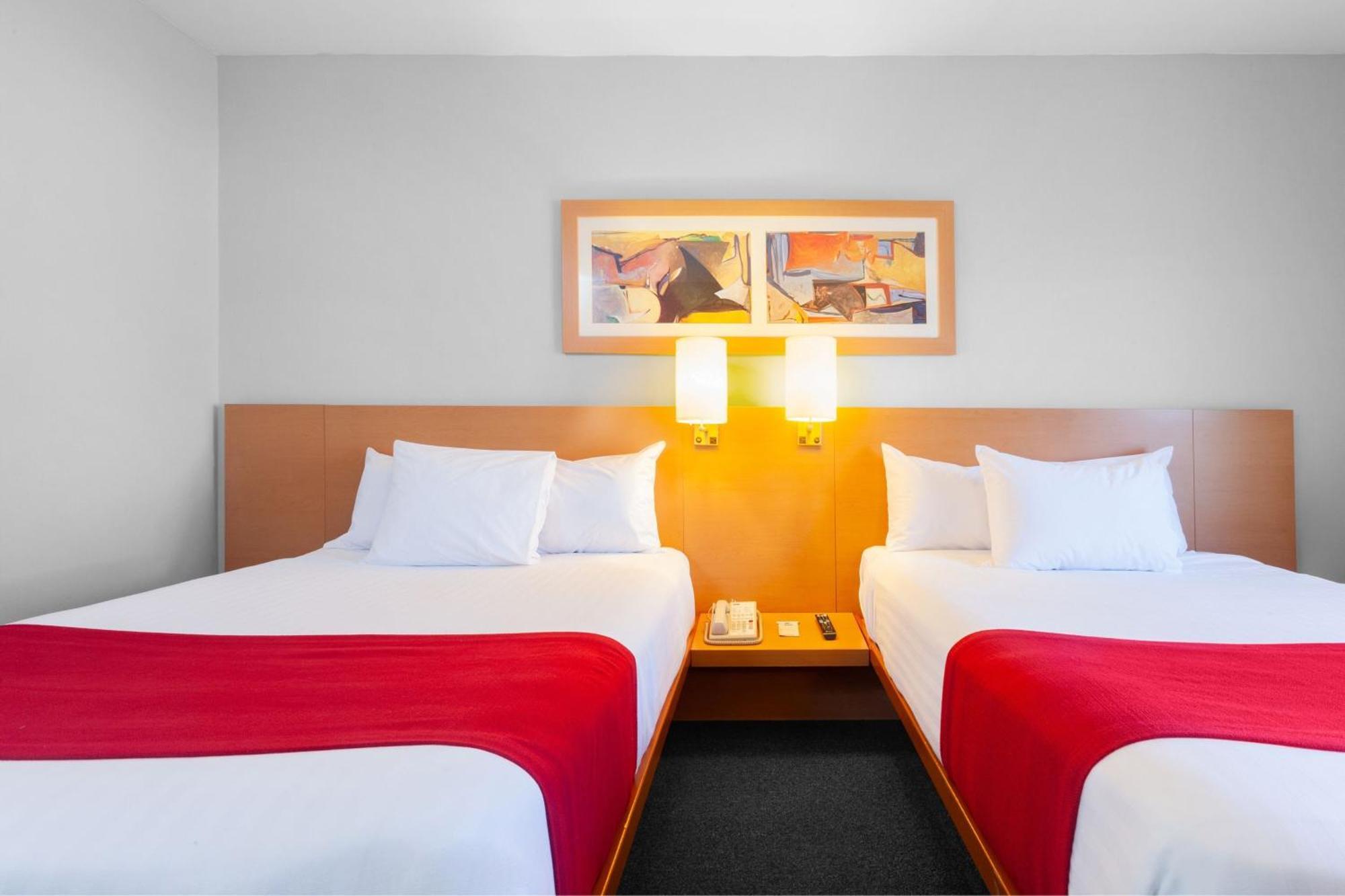 City Express By Marriott Celaya Parque Экстерьер фото