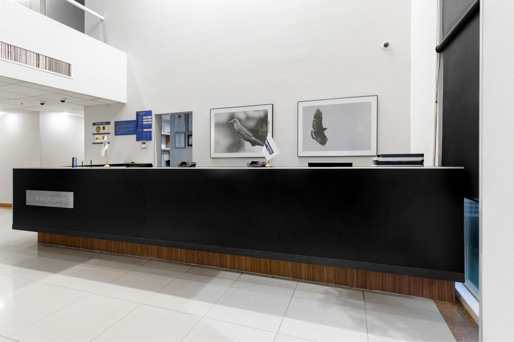 City Express By Marriott Celaya Parque Экстерьер фото