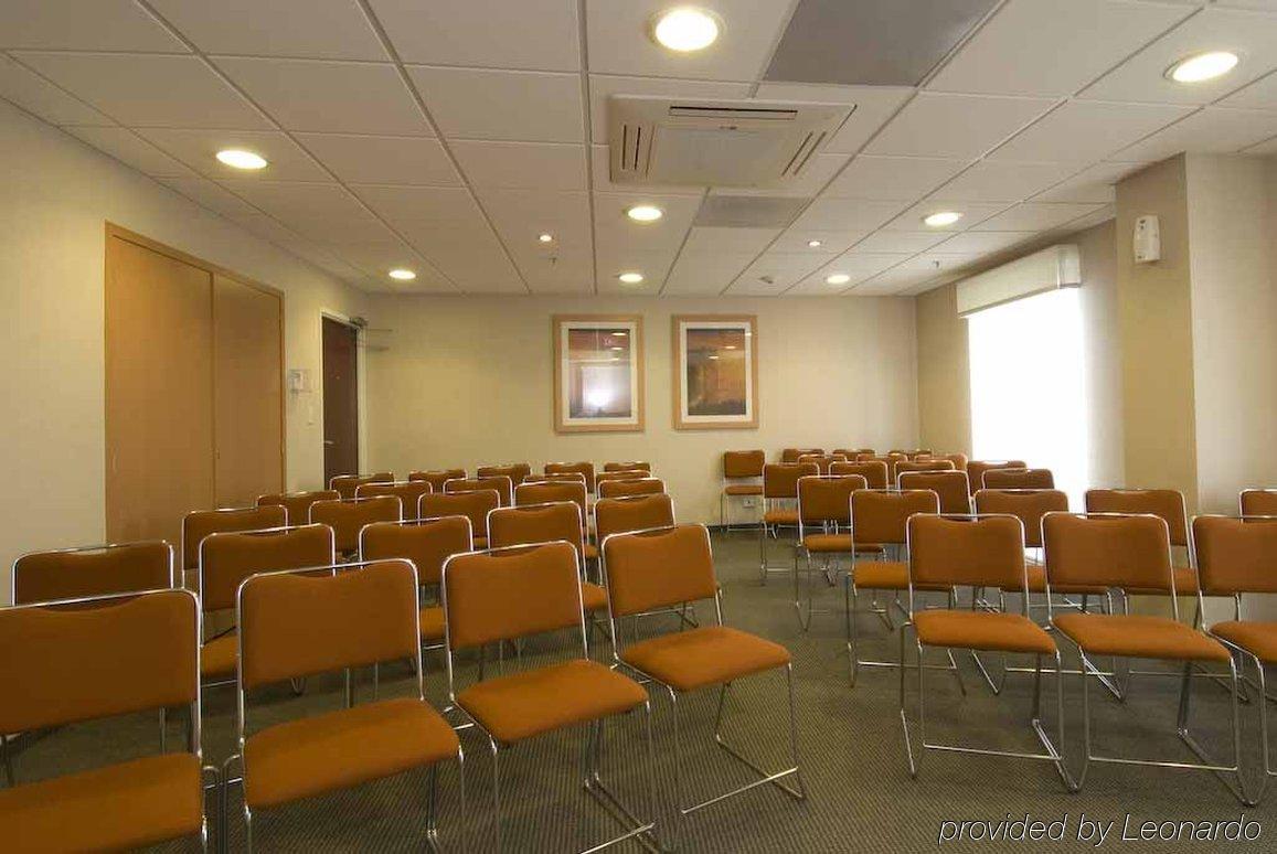 City Express By Marriott Celaya Parque Бизнес фото