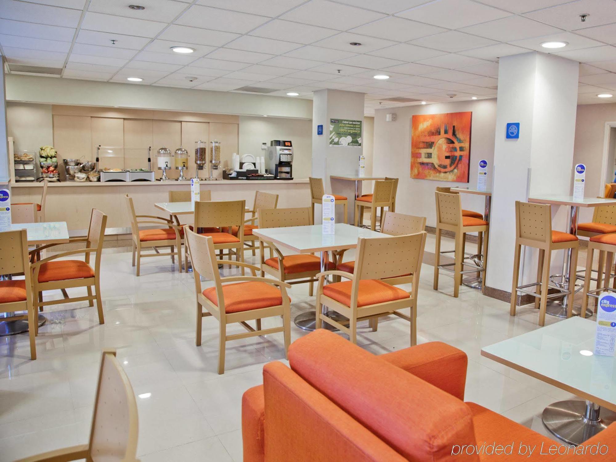 City Express By Marriott Celaya Parque Экстерьер фото